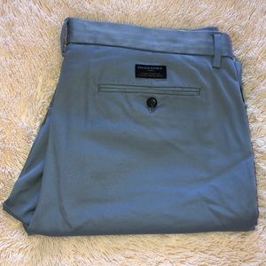 BANANA REPUBLIC MENS CHINOS